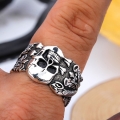 Серебряное кольцо с черепом